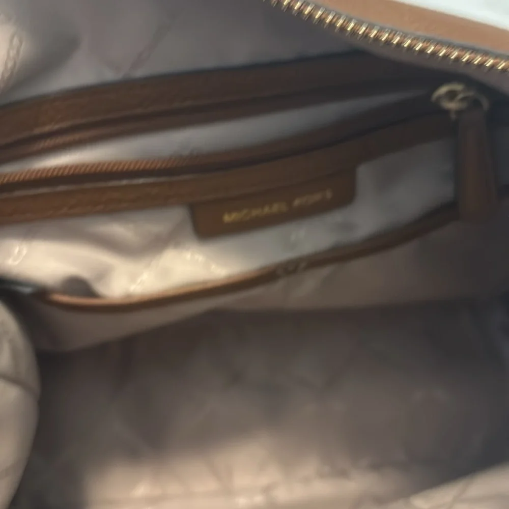 MICHAEL Michael Kors pebbled Leather Large Hobo Shoulder Bag brown gold accents - Picture 6 of 14